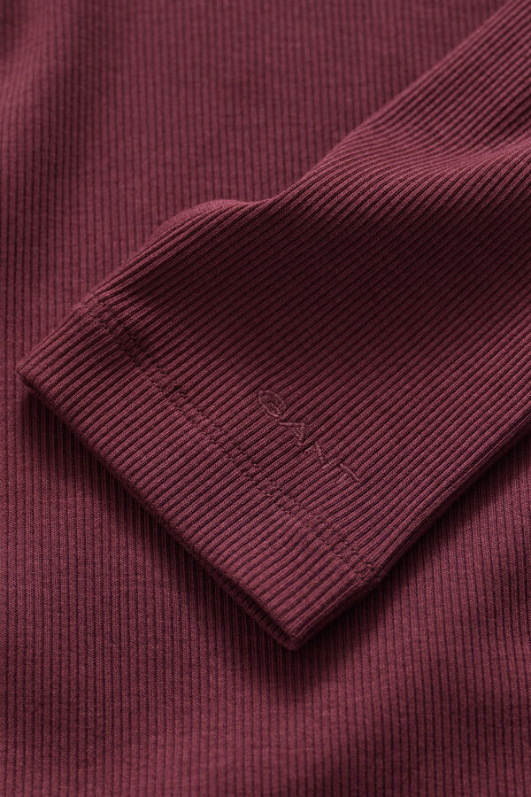 Ribbed Turtleneck Top — DARKENED WINE