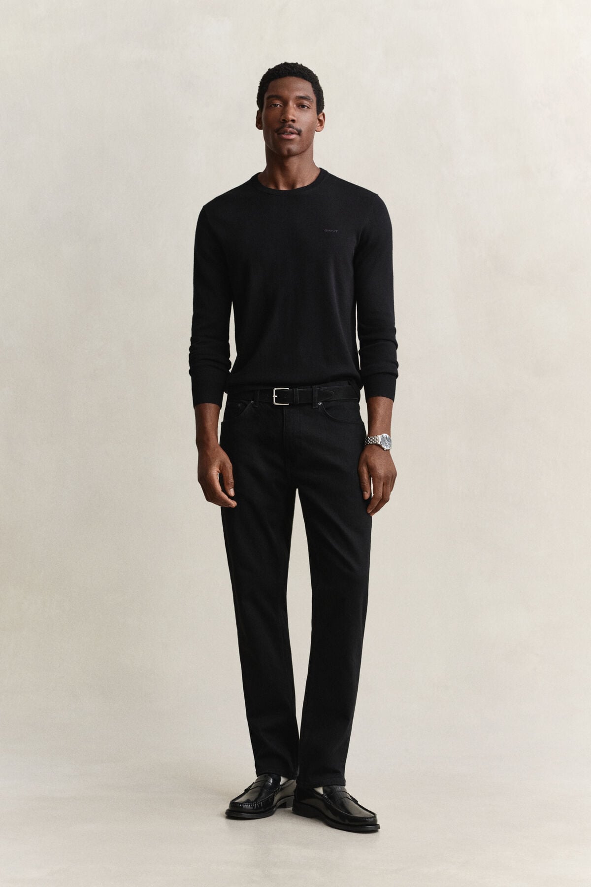 Regular Clean Wash Jeans — BLACK