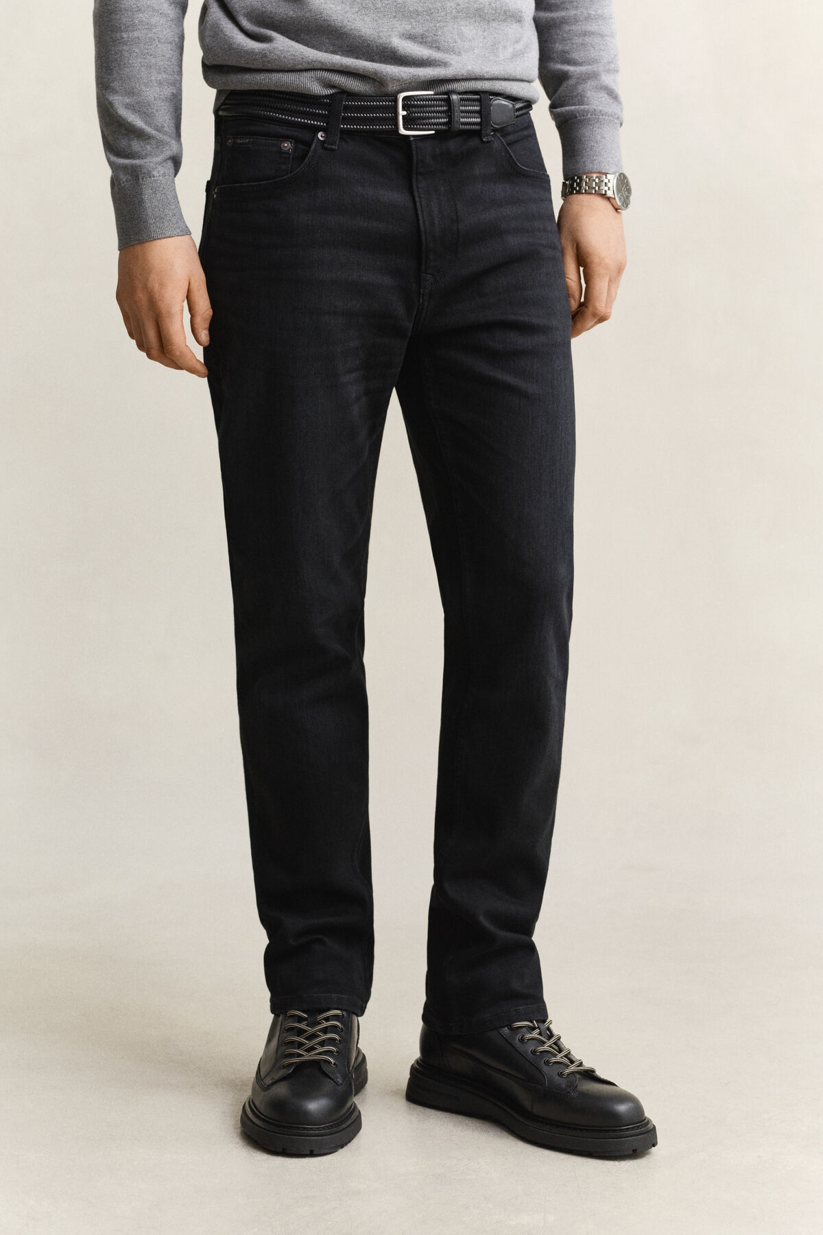 Regular Jeans — BLACK BROKEN IN