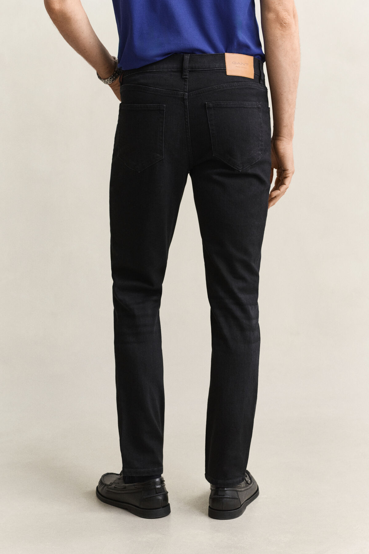 Slim Jeans — BLACK BROKEN IN