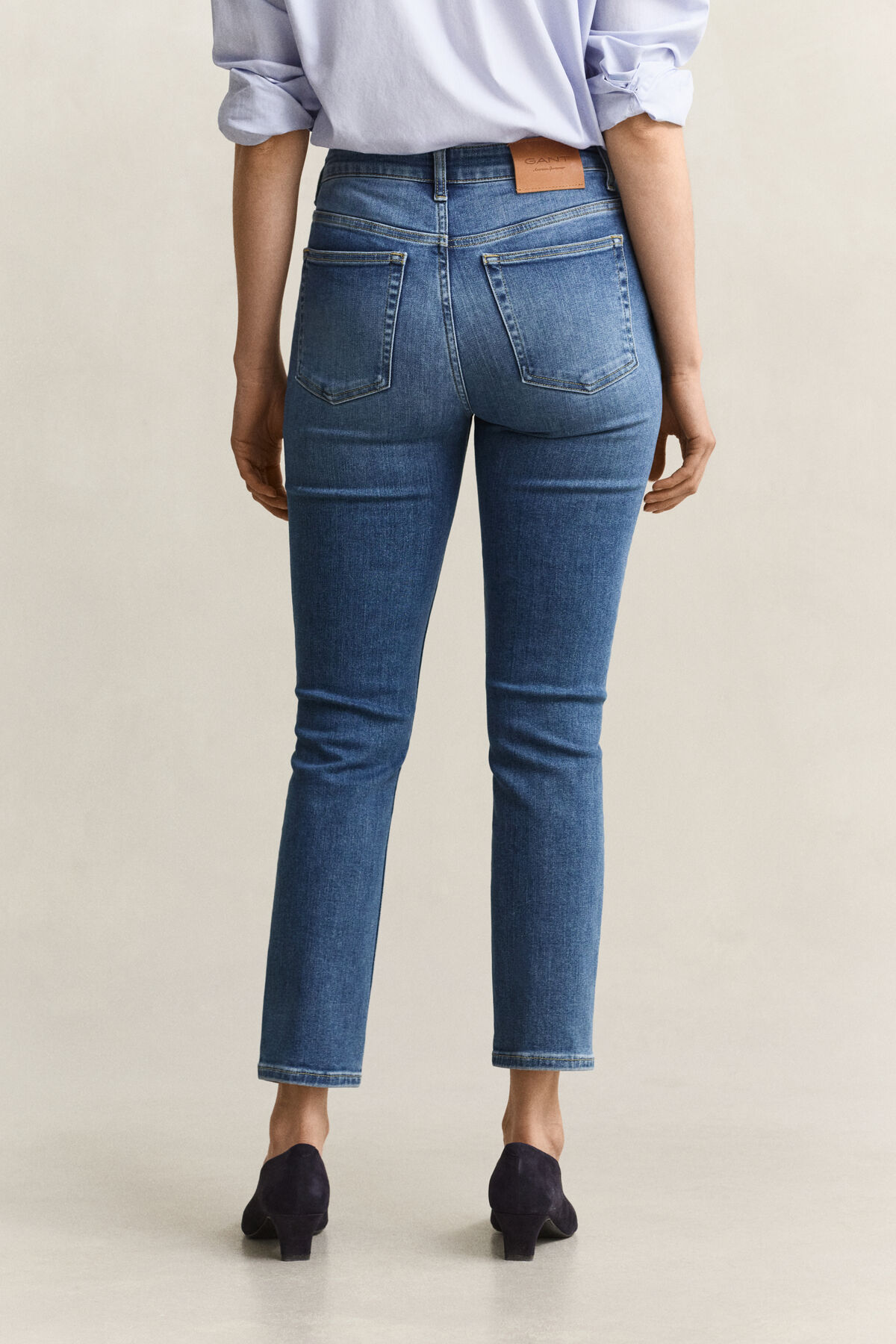 Cropped Stretch Jeans — MID BLUE BROKEN IN