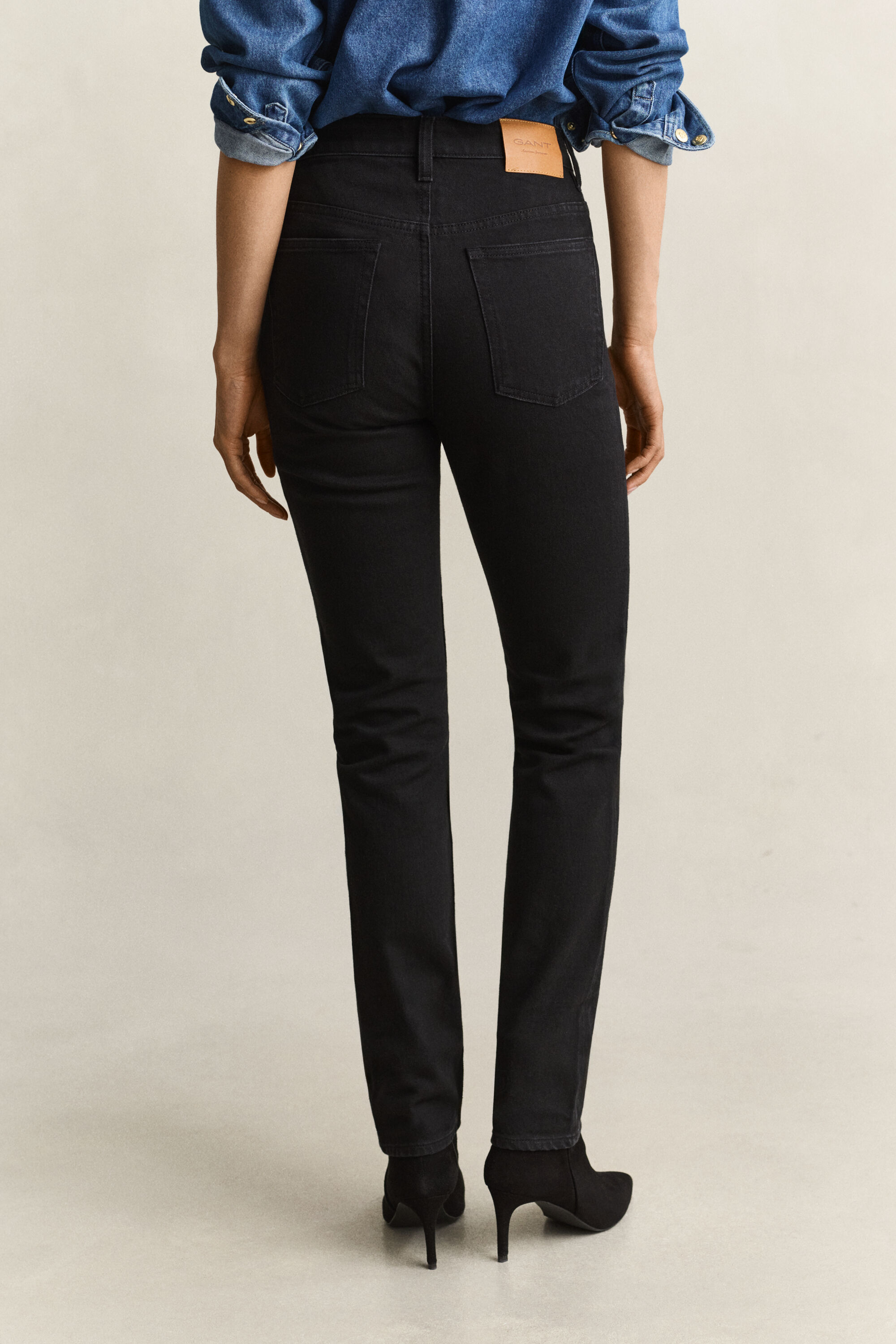 Slim High-Waisted Jeans — BLACK WORN IN