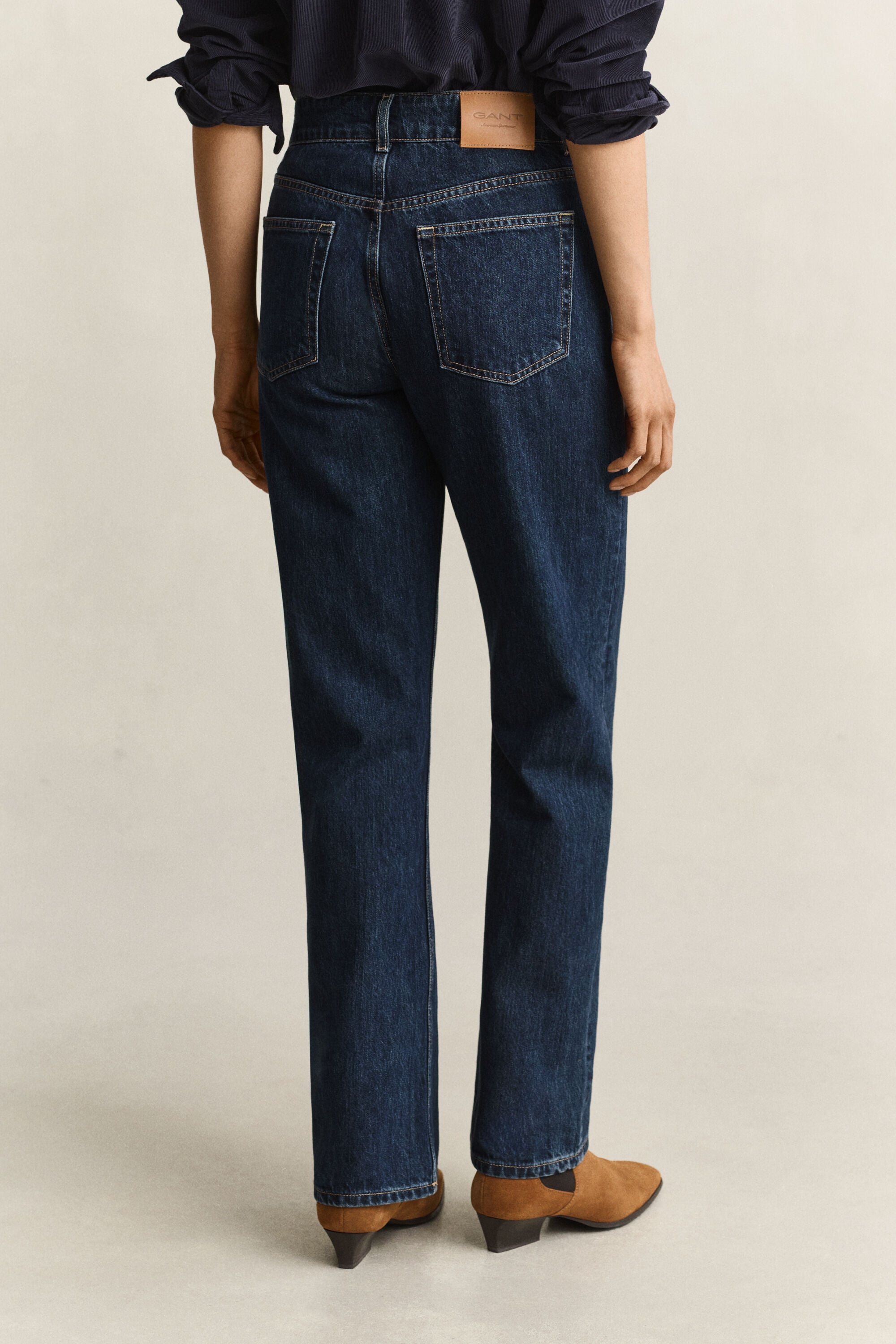 Relaxed Buttoned Jeans