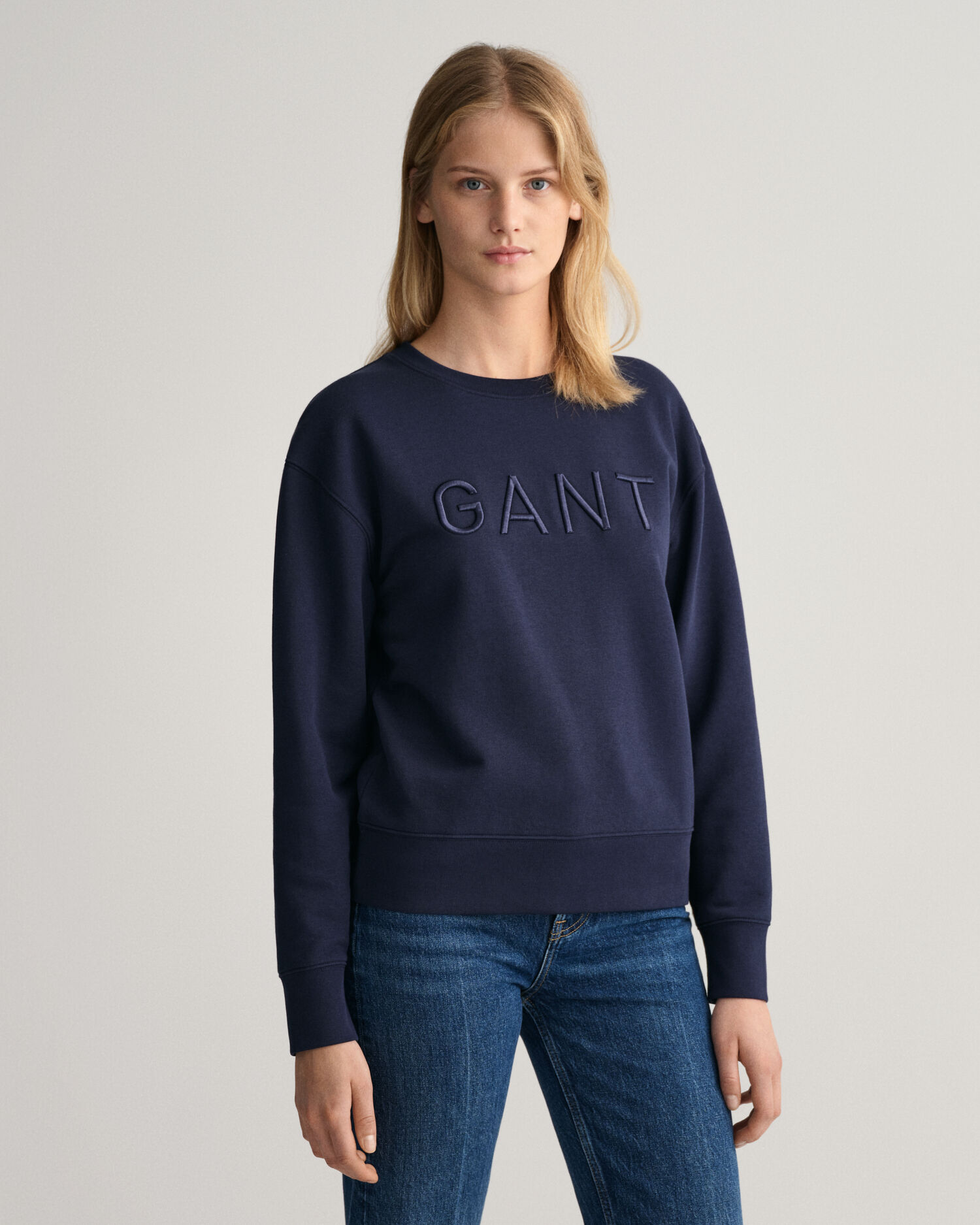Gant arch discount logo sweat