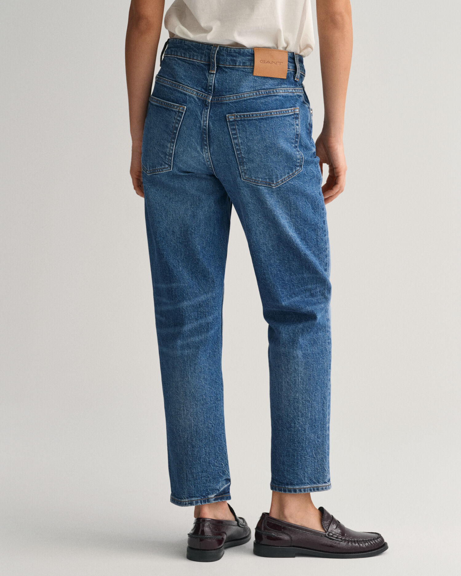 High-Waisted Straight Cropped Jeans