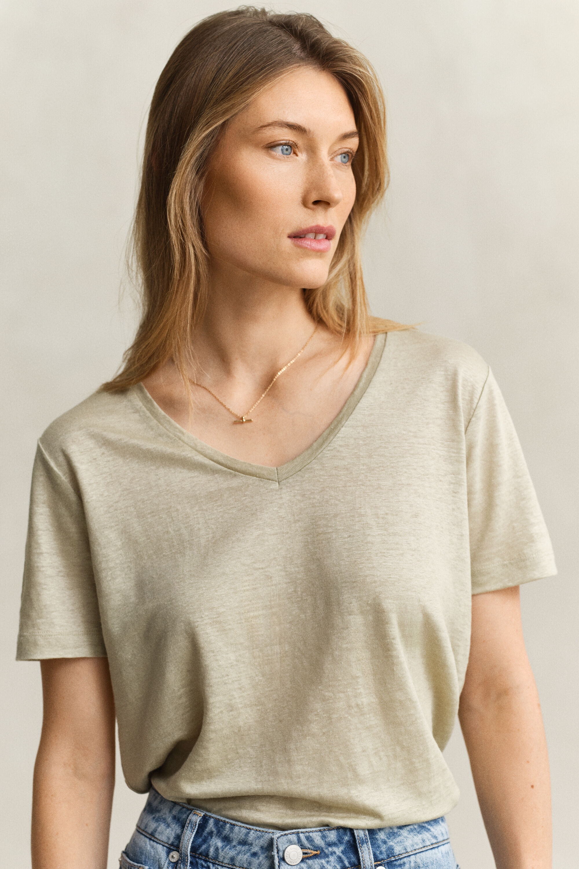 Linen V-Neck T-Shirt