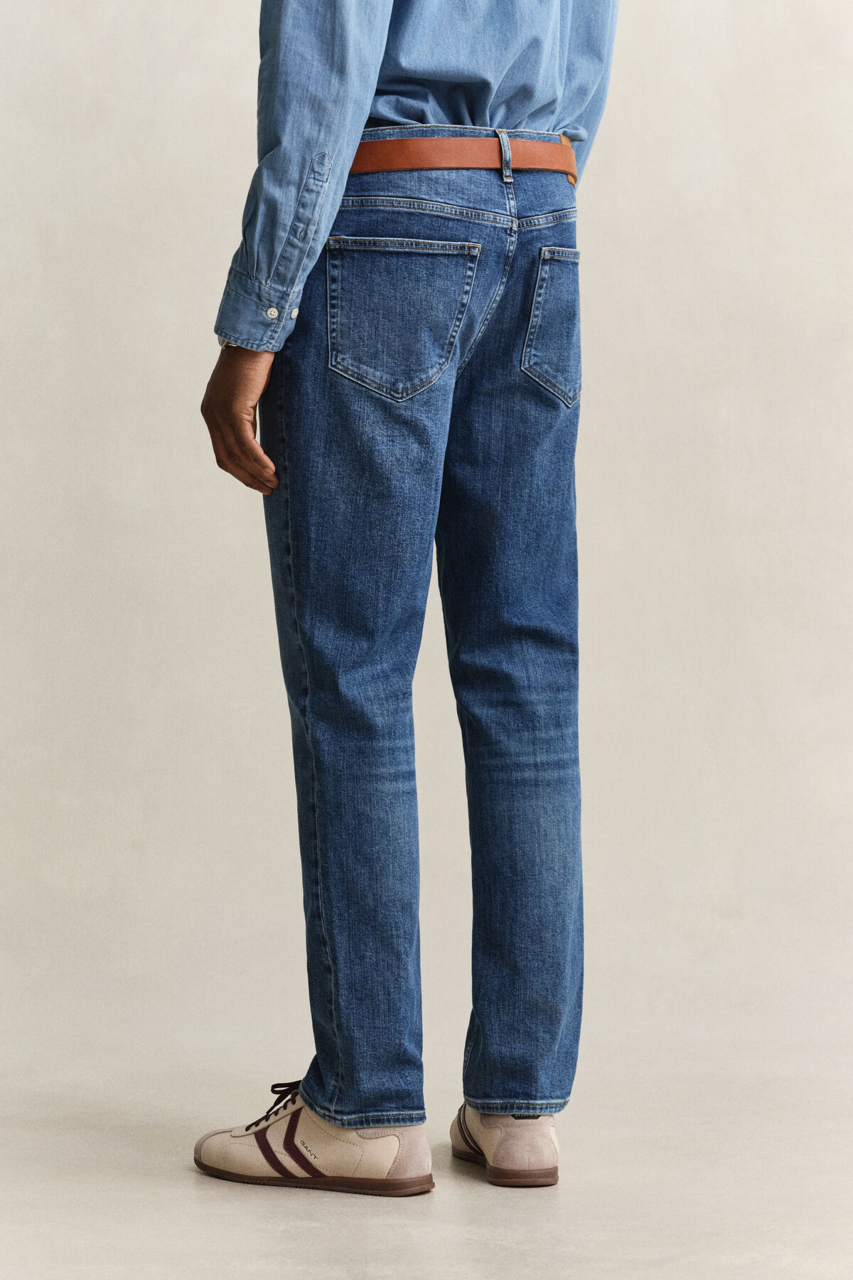 Regular Jeans — MID BLUE BROKEN IN