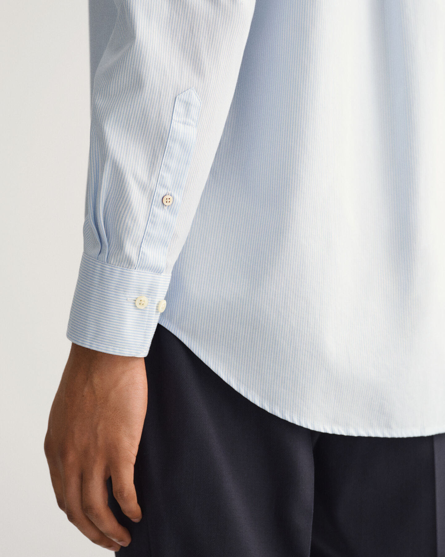 Shirt Regular - Fit Banker Broadcloth GANT