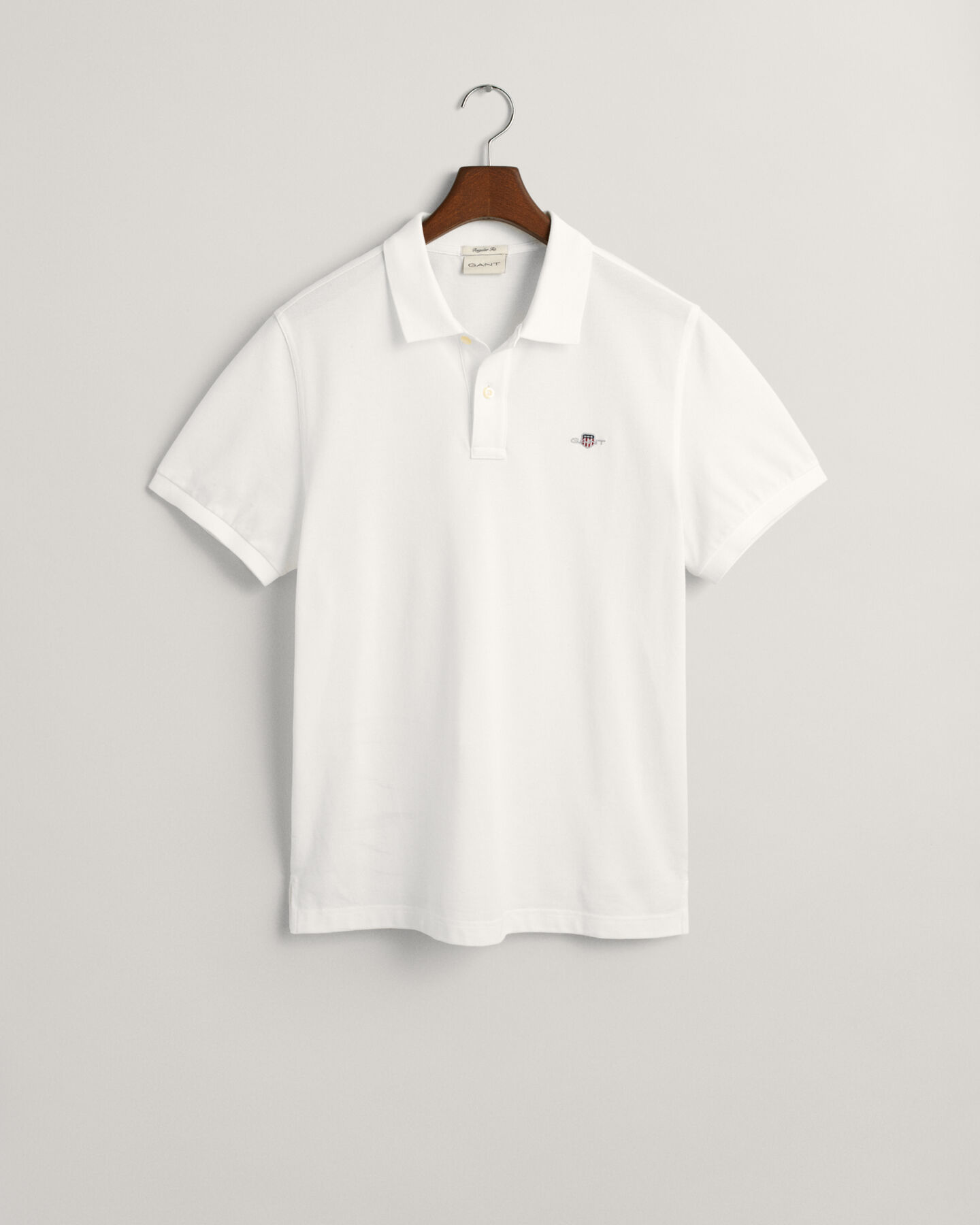 - Polo GANT Fit Regular Shield Piqué Shirt
