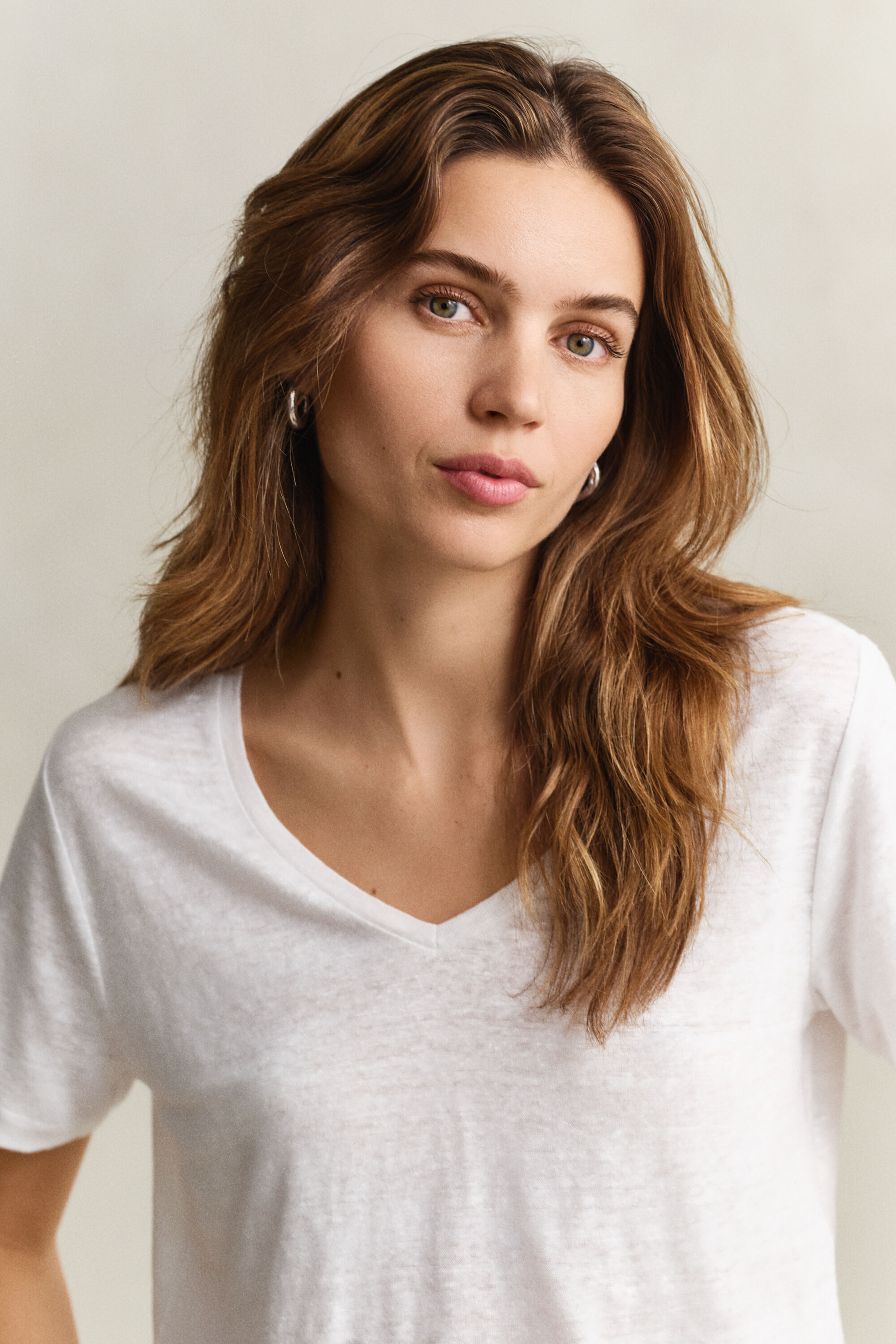 Linen V-Neck T-Shirt