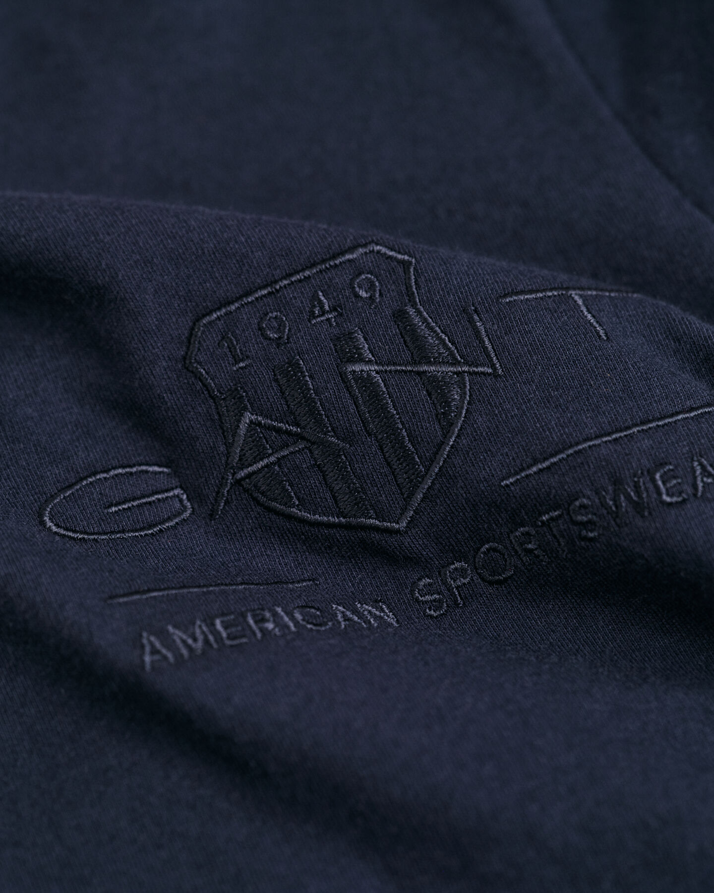 - GANT Archive T-Shirt Tonal Shield