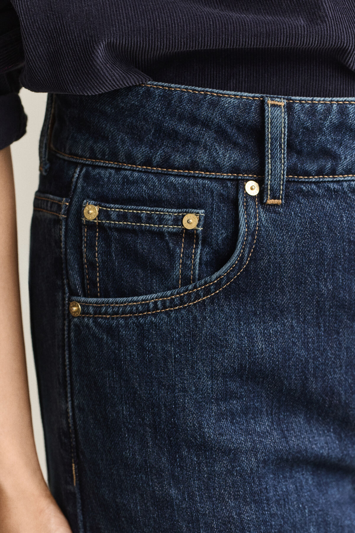 Relaxed Buttoned Jeans — DARK BLUE WORN IN