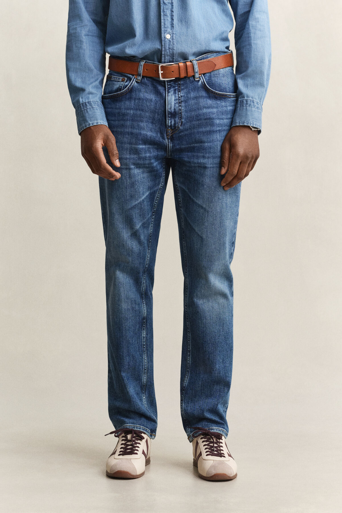 Regular Jeans — MID BLUE BROKEN IN