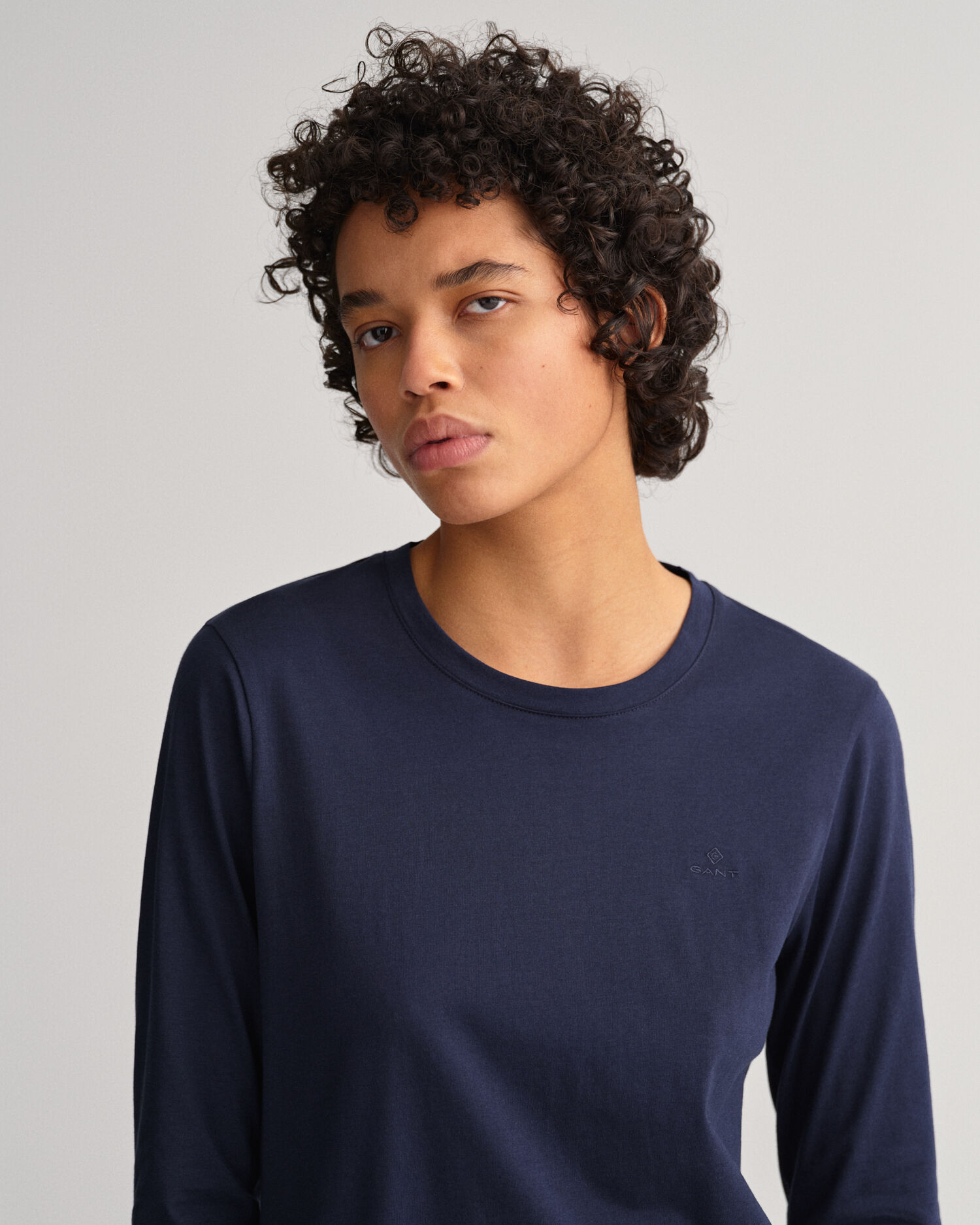Gant navy t shirt sales