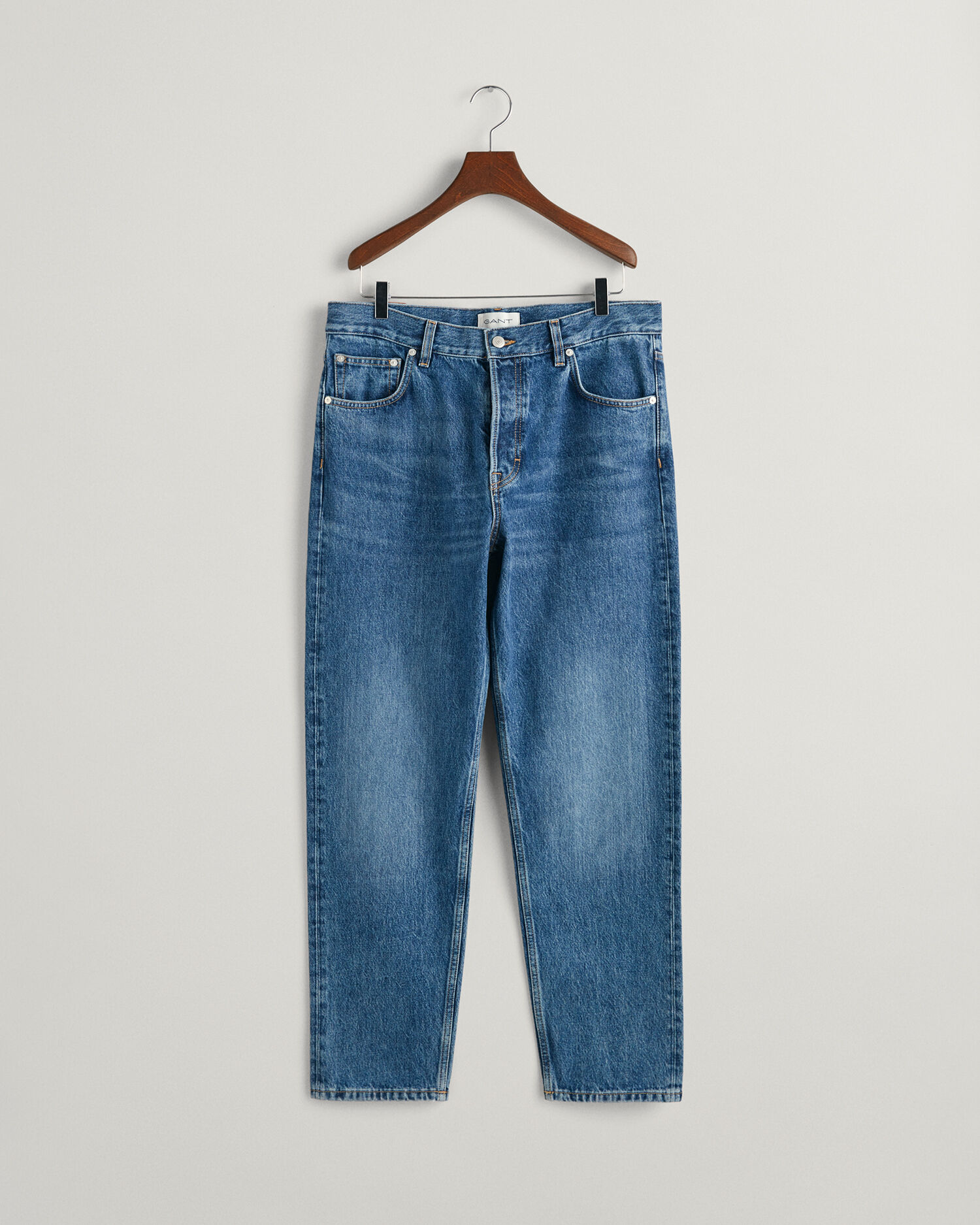Relaxed Fit Tapered Jeans