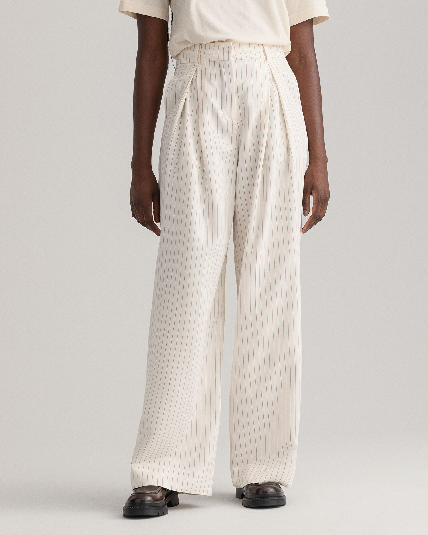 White sale pinstripe pants