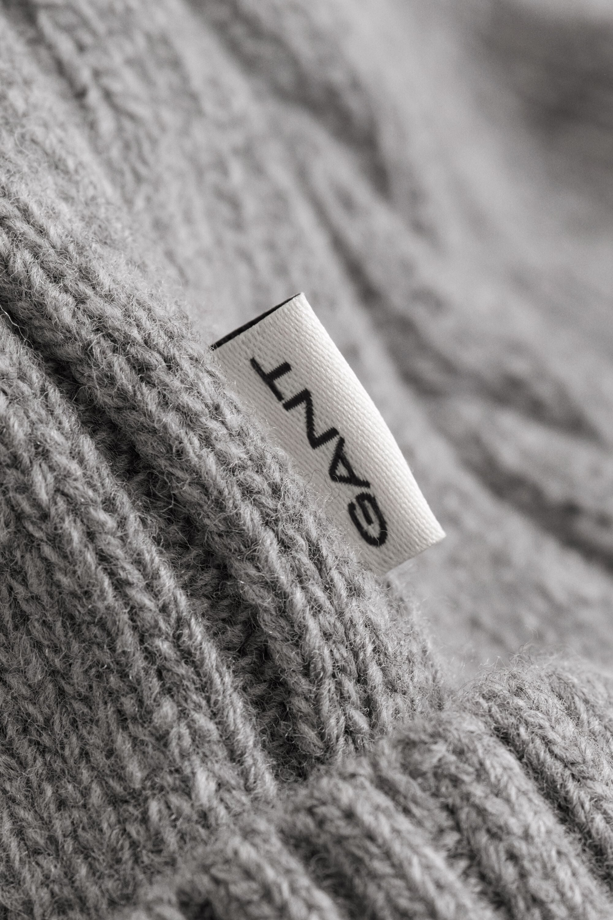 Lambswool Cable Knit Beanie — DARK GREY MELANGE