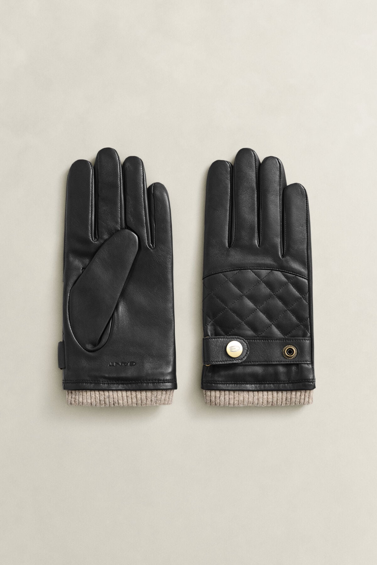 Quilted Lambskin Gloves — BLACK