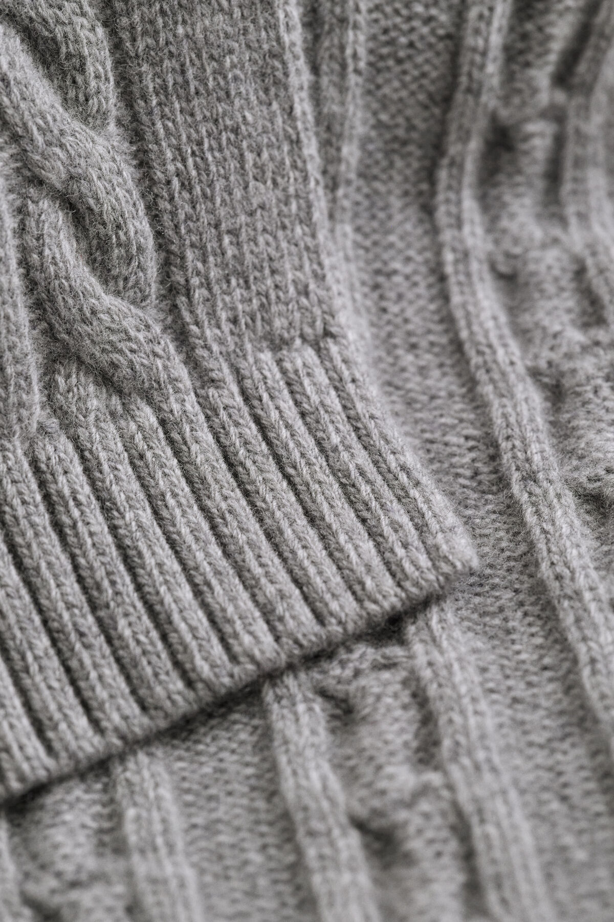 Lambswool Cable Knit Scarf — DARK GREY MELANGE