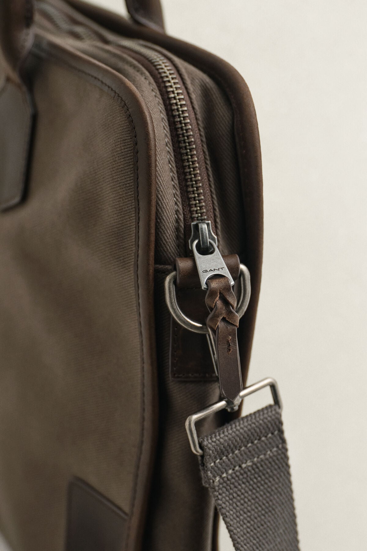 Premium Commuter Bag — FADED TAUPE