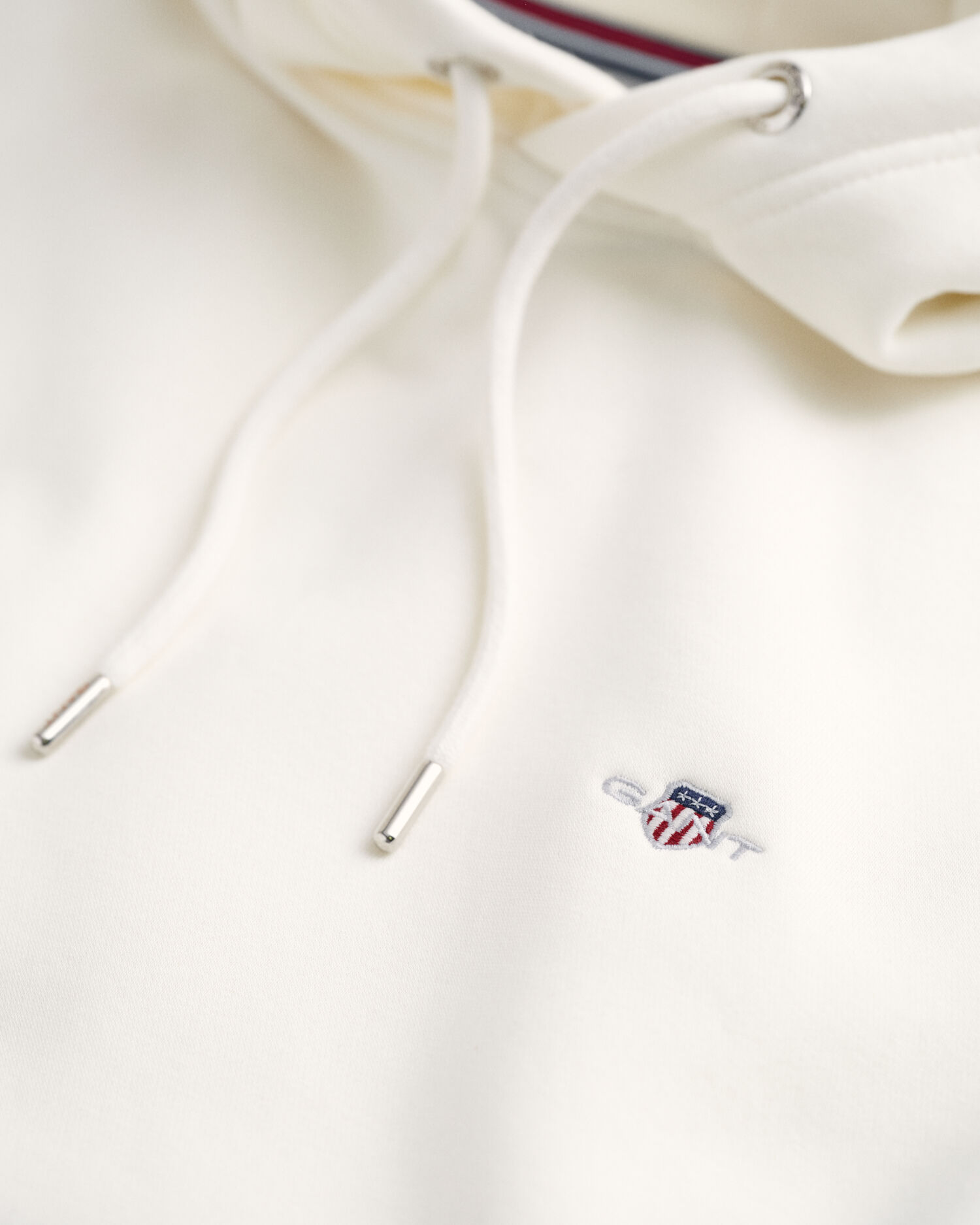 Gant shield sale hoodie eggshell