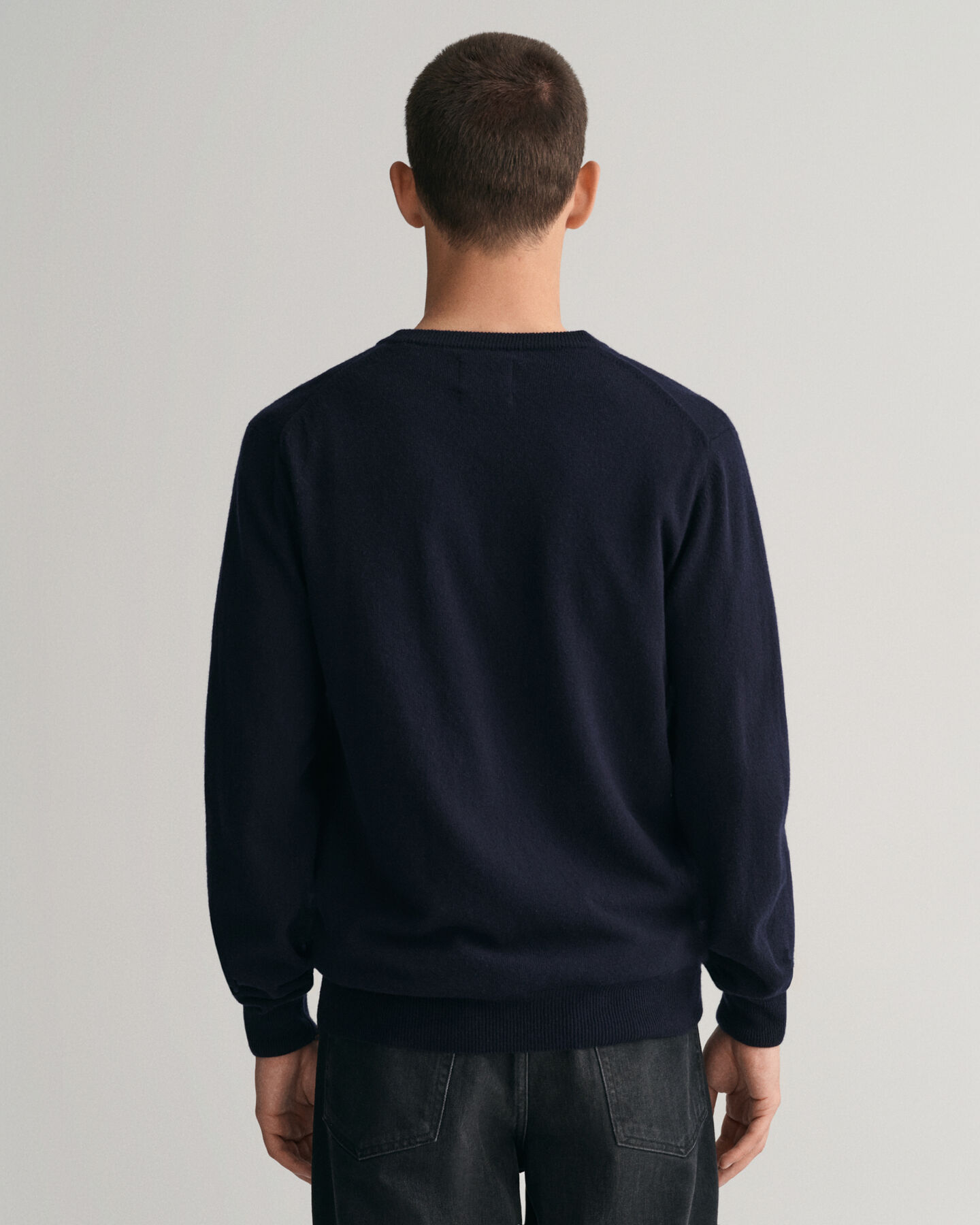 Superfine Lambswool V-Neck Sweater - GANT | V-Pullover