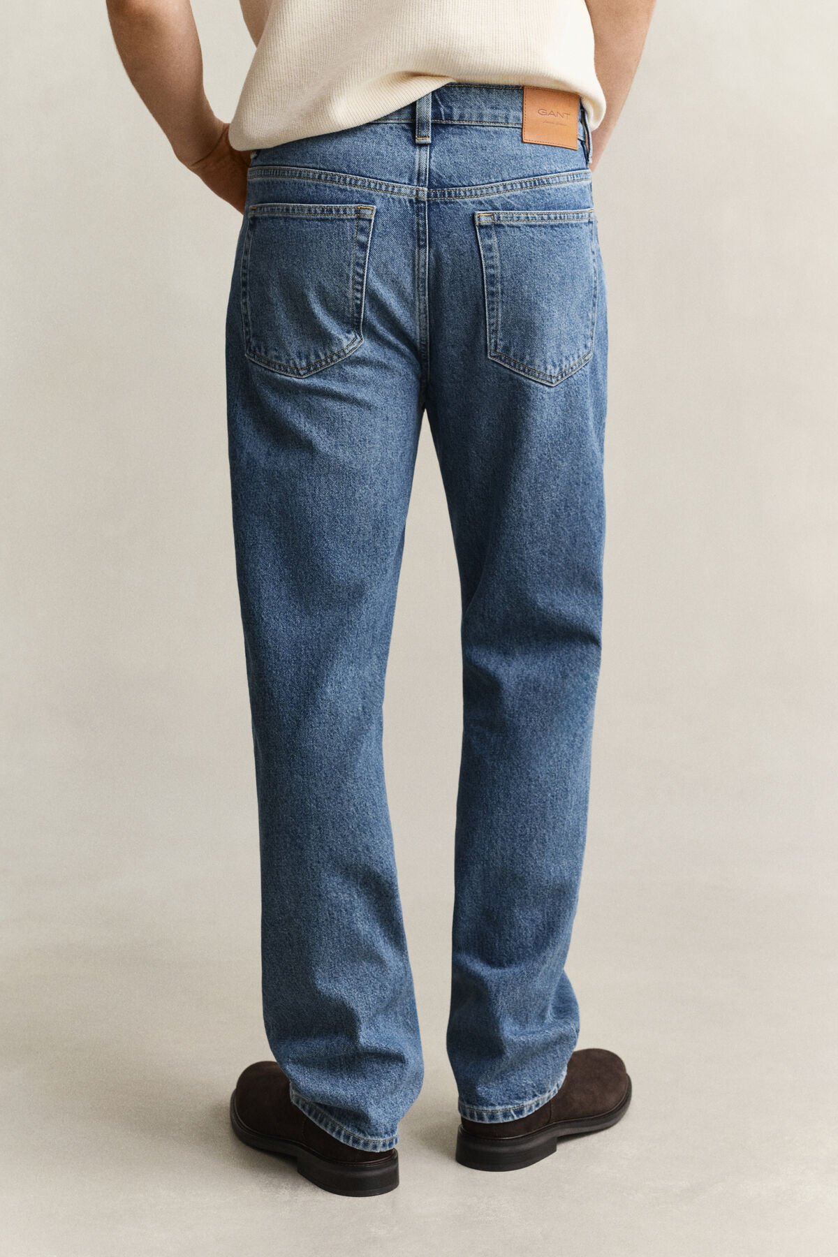 Straight Jeans — MID BLUE BROKEN IN