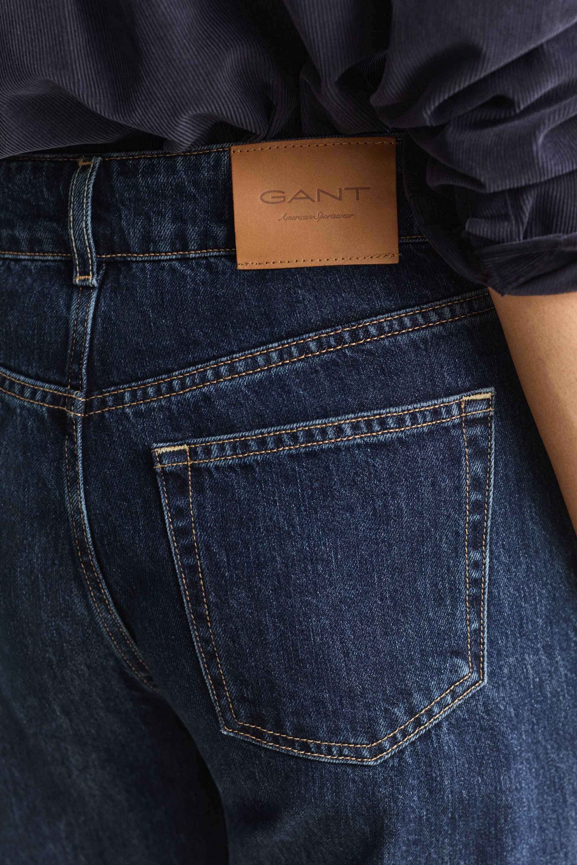 Relaxed Buttoned Jeans