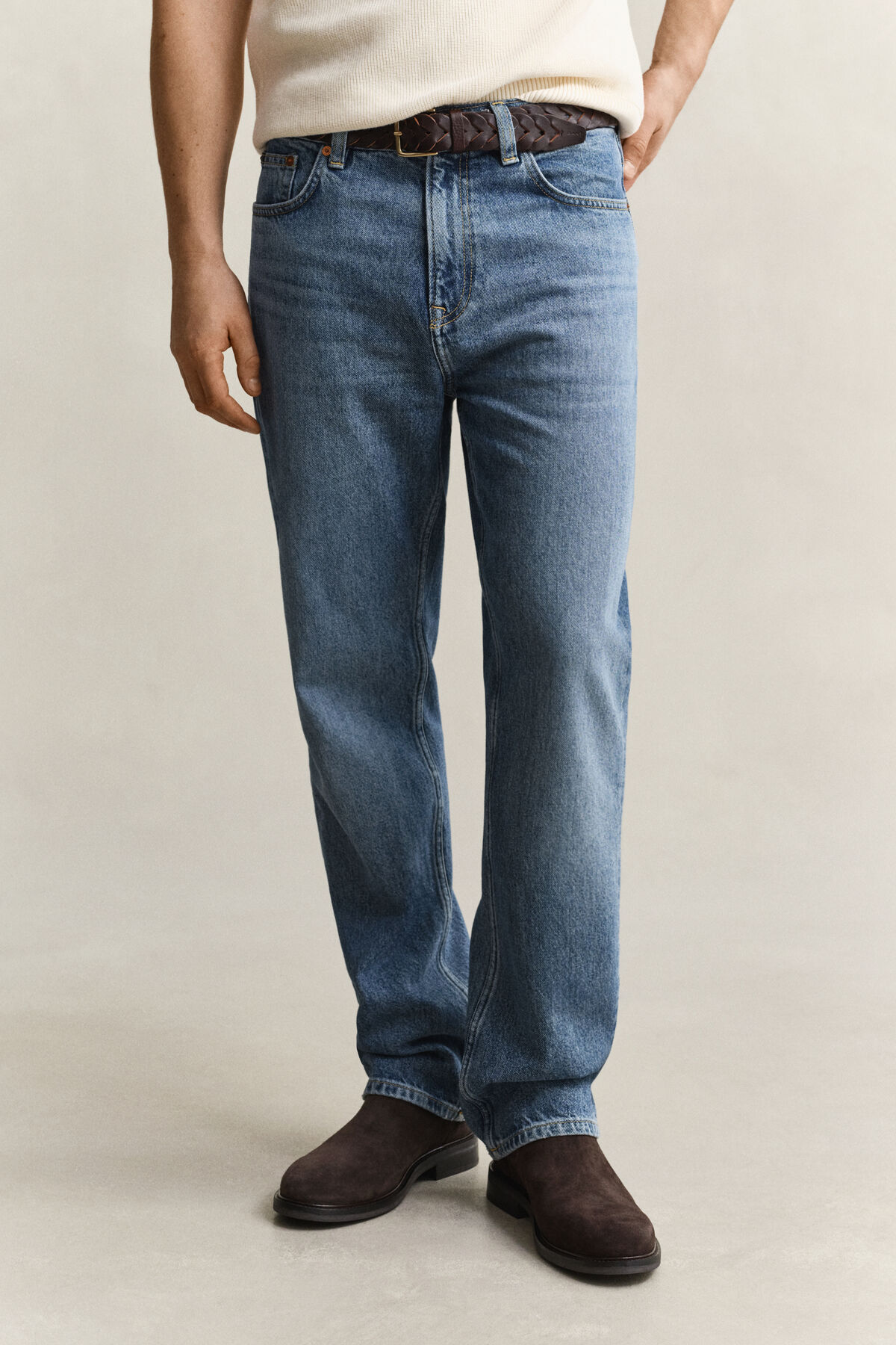 Straight Jeans — MID BLUE BROKEN IN