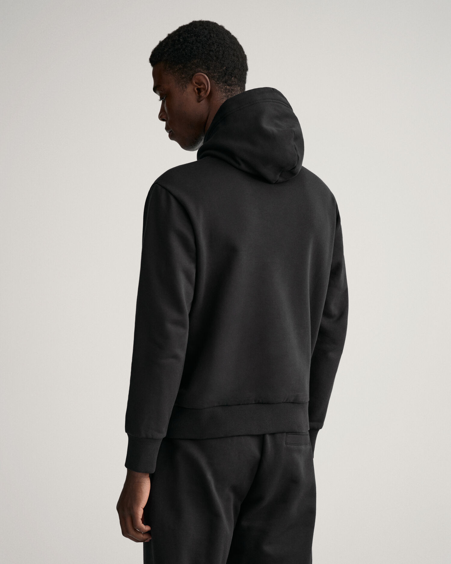 Gant shield discount hoodie black