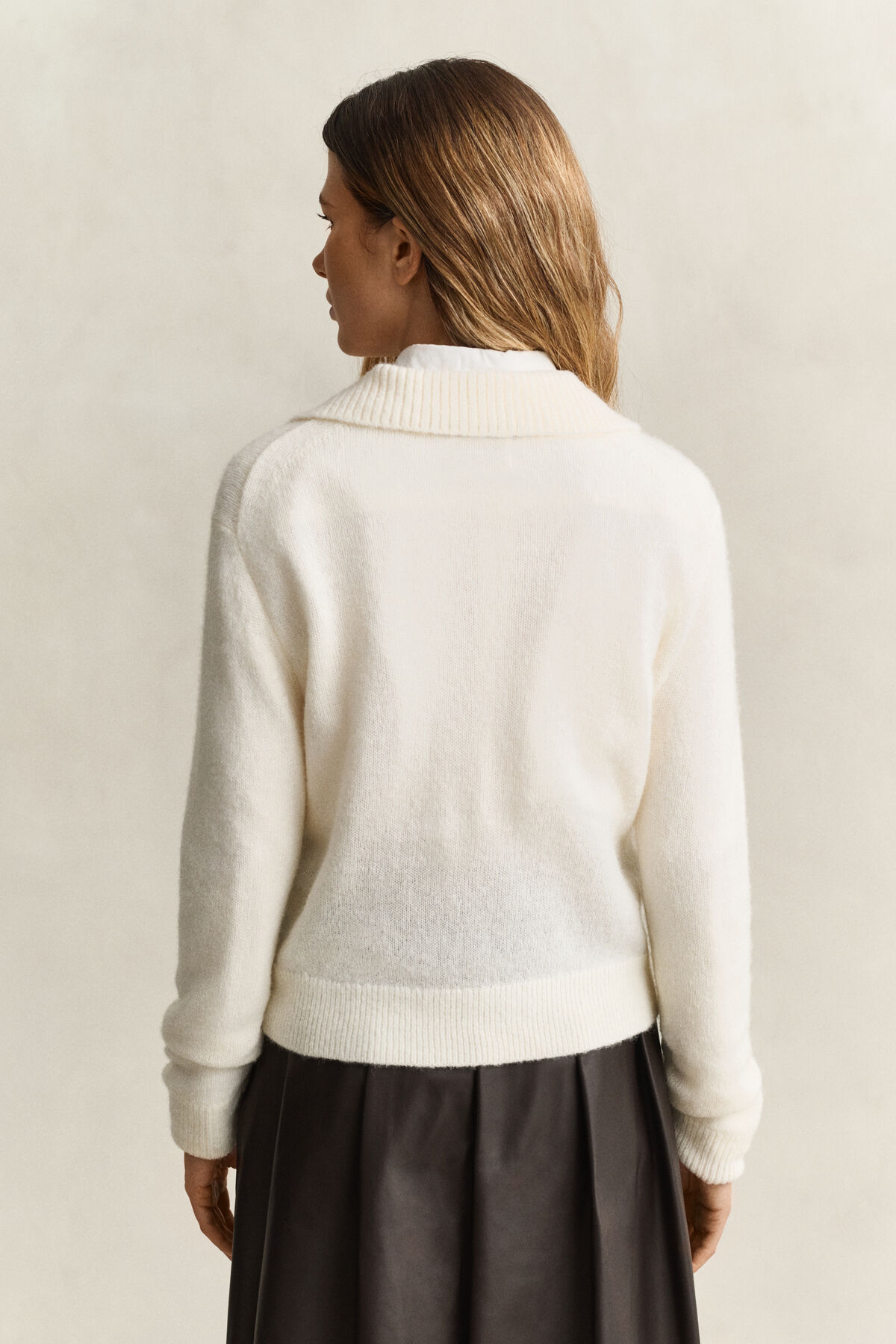 Gant x Yale V-Neck Sweater — CREAM