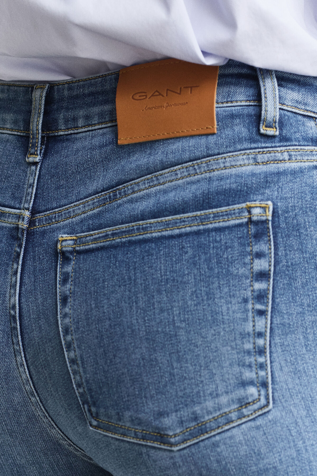 Cropped Stretch Jeans — MID BLUE BROKEN IN