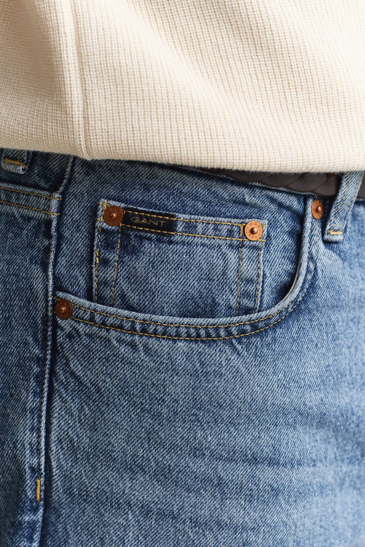 Straight Jeans — MID BLUE BROKEN IN