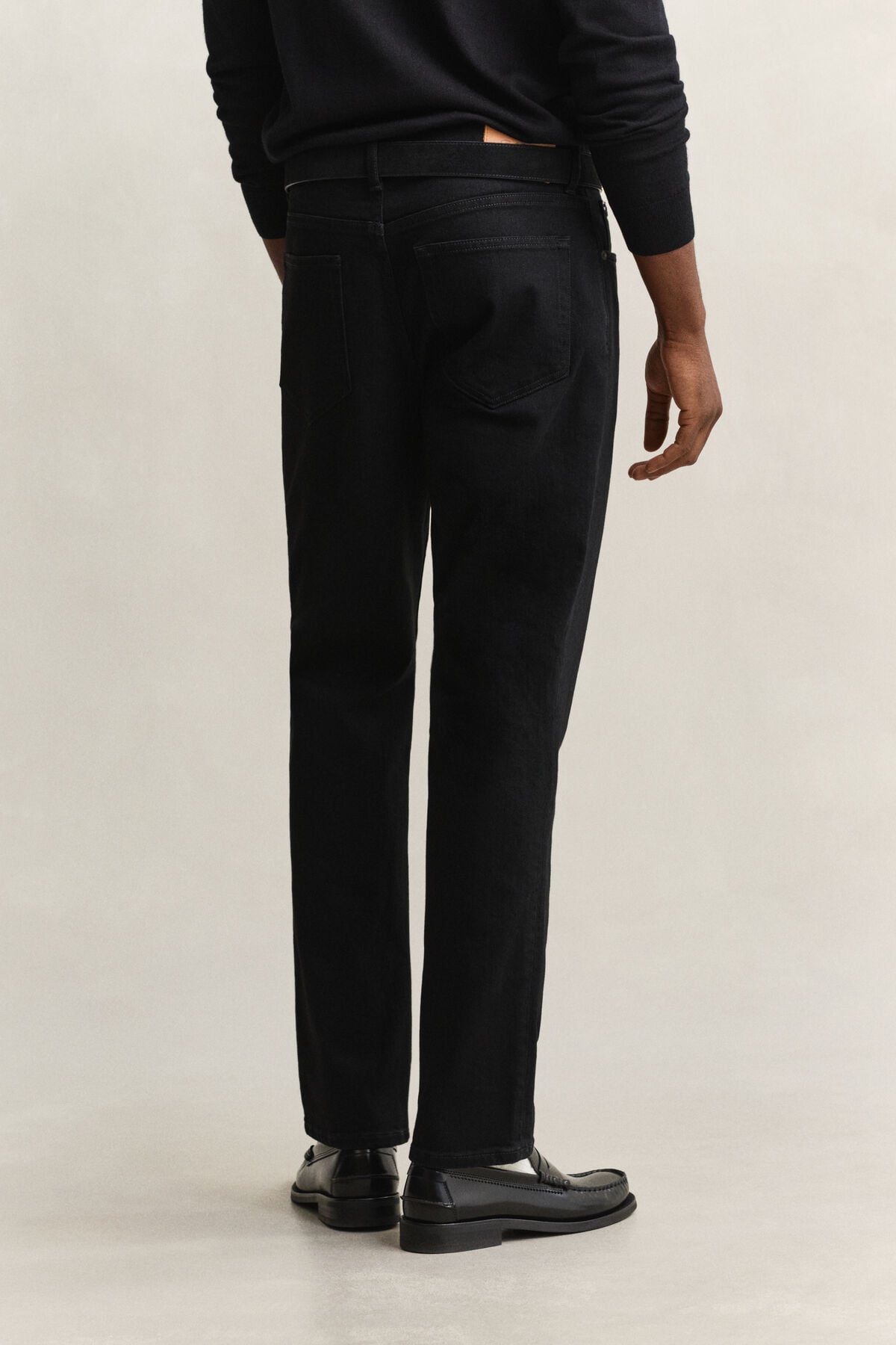 Regular Clean Wash Jeans — BLACK