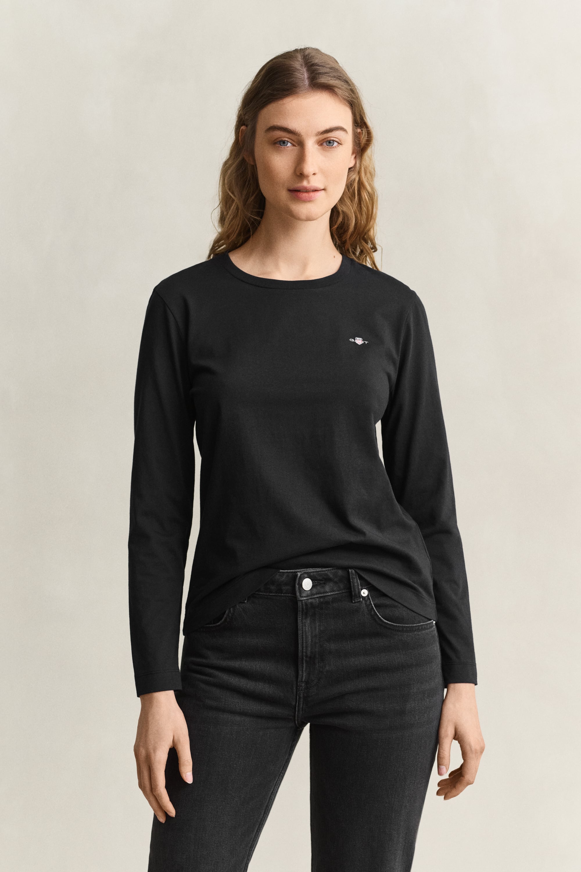 Gant Shield Long Sleeve T-shirt In Black
